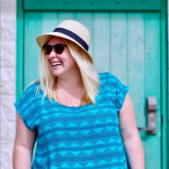 Hey there, I’m Tori! - Picture 3 of 8